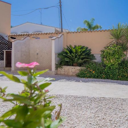 Villa Sajonara Elvira Fontane Bianche Bagian luar foto